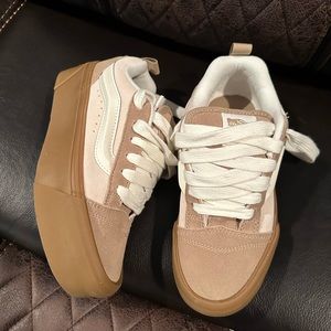 Vans knu platform sz 7